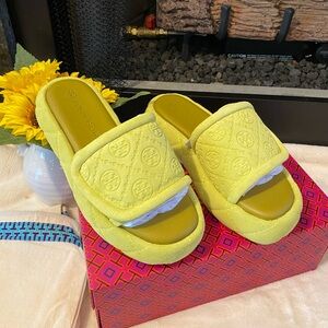 ✨NEW✨Tory Burch T Monogram Bubble Slide